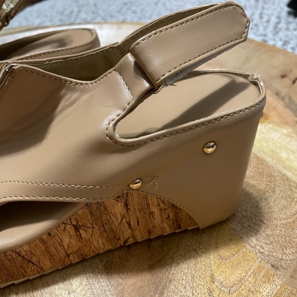 Woman’s Tan Cork Wedges - Picture 3 of 11